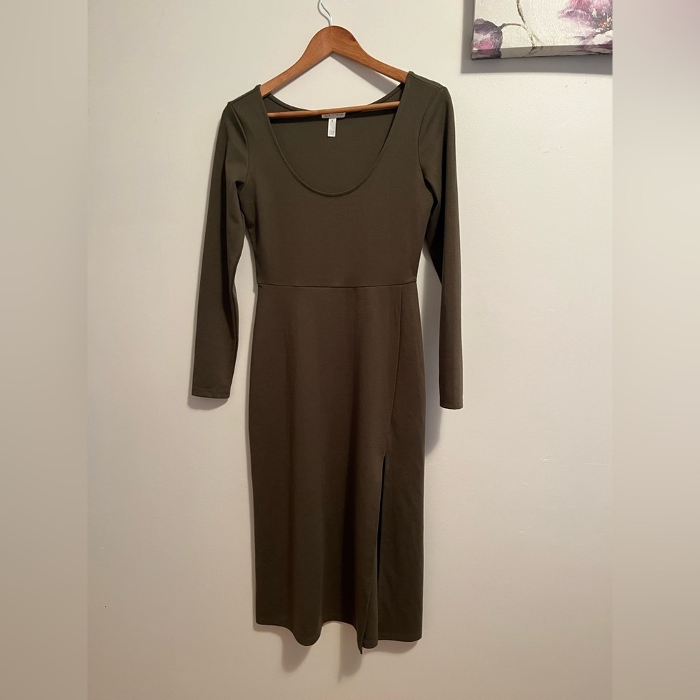 Leith Women’s Scoop Neck Long Sleeve Side Slit Midi Dress Moss green- Medium